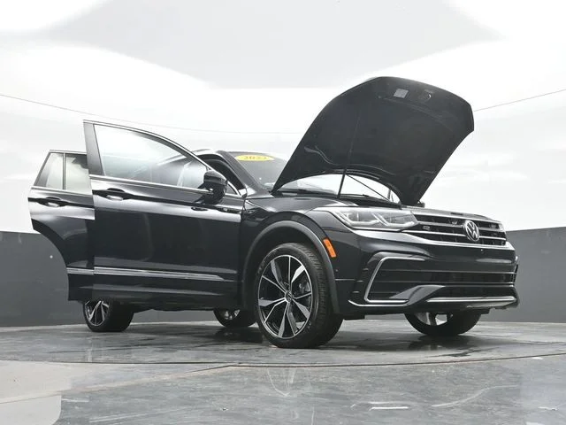 Used 2022 Black Volkswagen 2.0T SEL R-Line image 32
