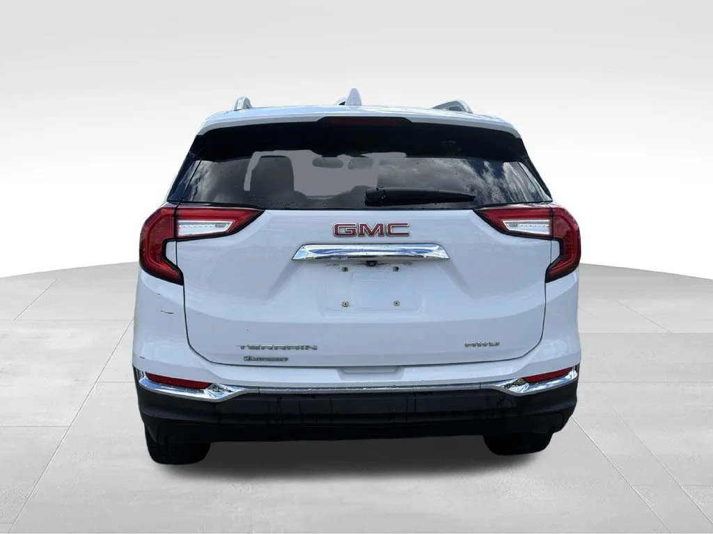 Used 2022 White GMC SLT image 26