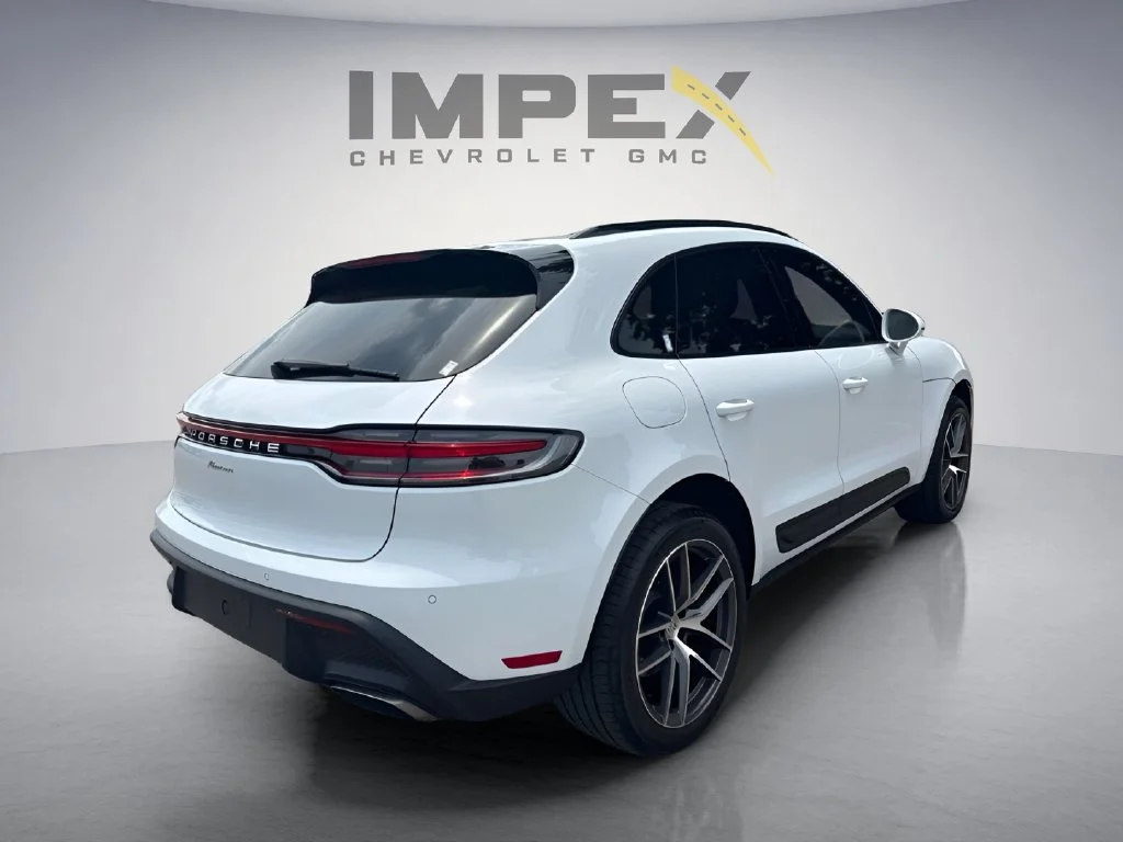 Used 2024  Porsche  image 5