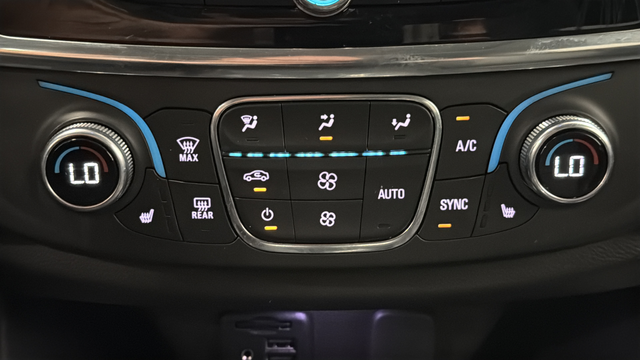 Used 2021 Summit White Chevrolet RS image 18