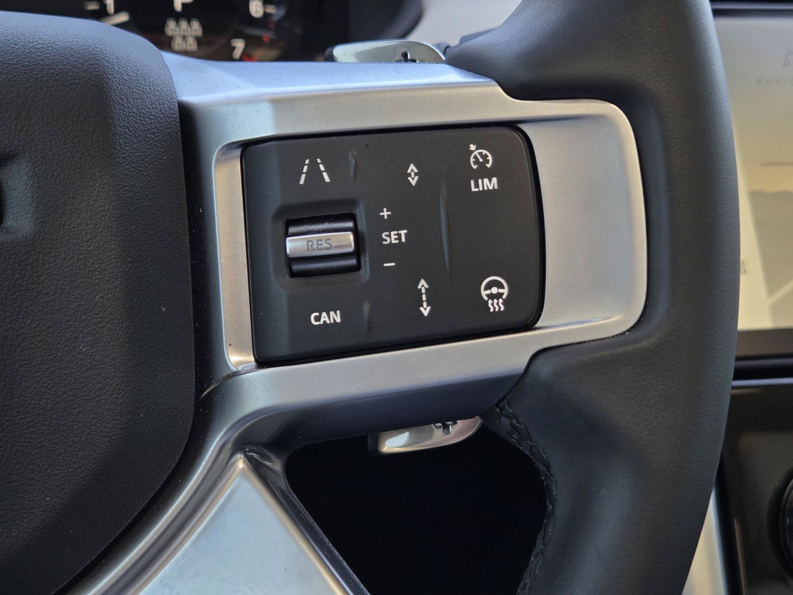 Used 2025 Black Land Rover S image 15