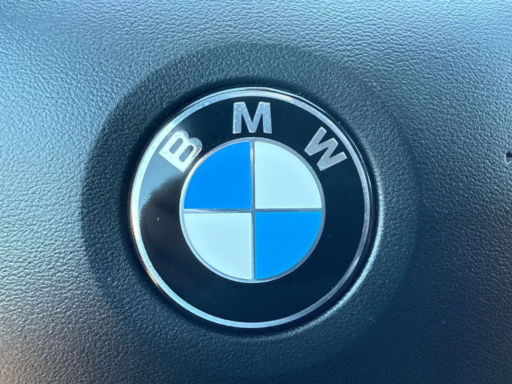 Used 2023 Gray BMW 330i image 28