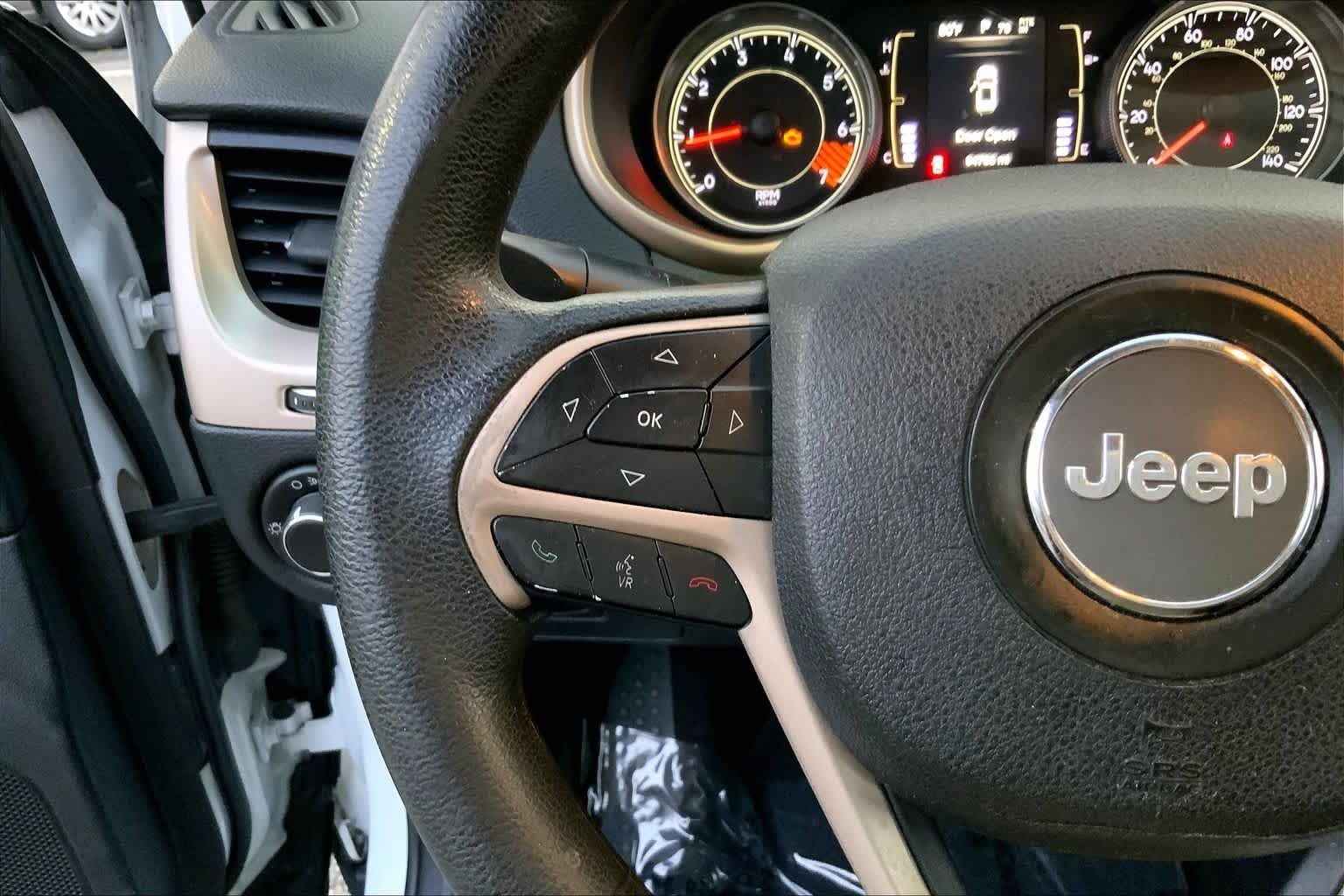 Used 2014 Bright White Clearcoat Jeep Sport image 23
