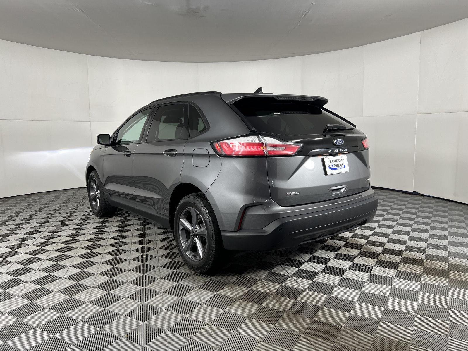 Used 2023 Carbonized Gray Ford SEL image 5