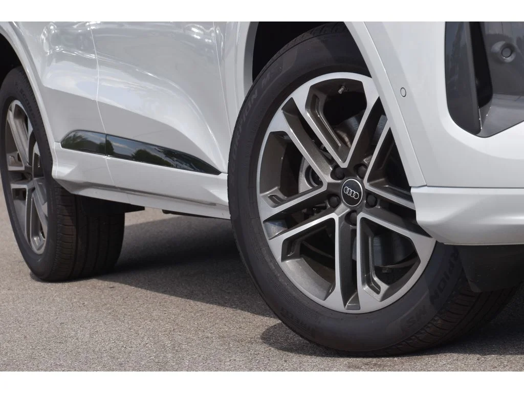 Used 2025 Glacier White Metallic Audi Premium image 10