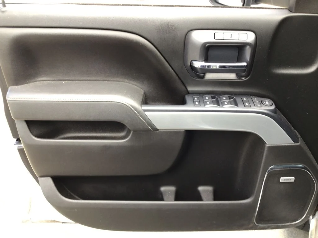 Used 2015 Silver Chevrolet LTZ image 27