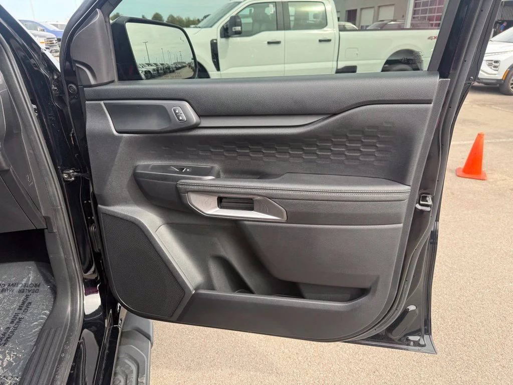 Used 2025 Black Ford XLT image 26