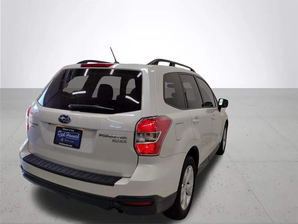Used 2015 White Subaru 2.5i Premium image 13