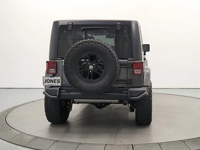 Used 2017 Gray Jeep Unlimited Sahara image 7