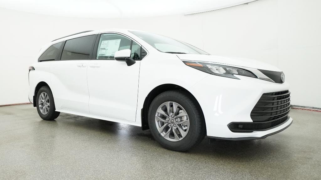New 2026 Ice Cap Toyota LE image 14