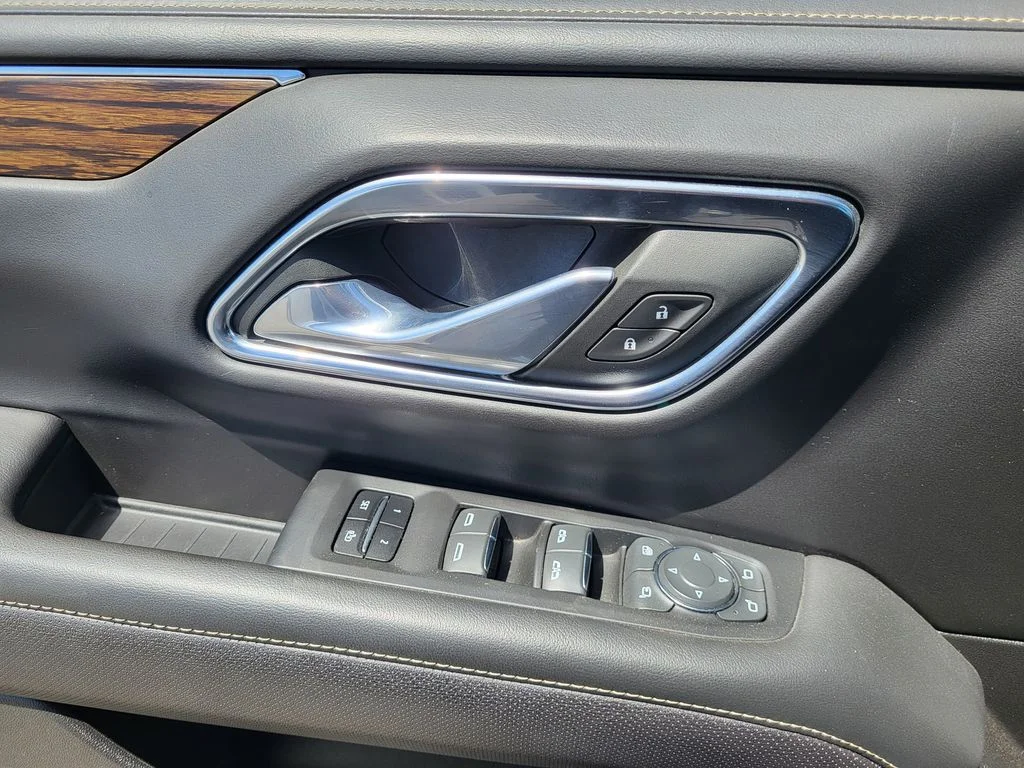 Used 2023 Summit White Chevrolet Premier image 18