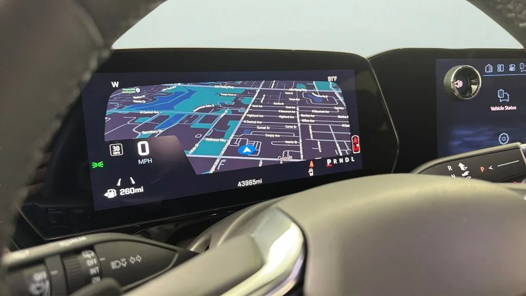 Used 2025 Summit White Chevrolet LT image 21