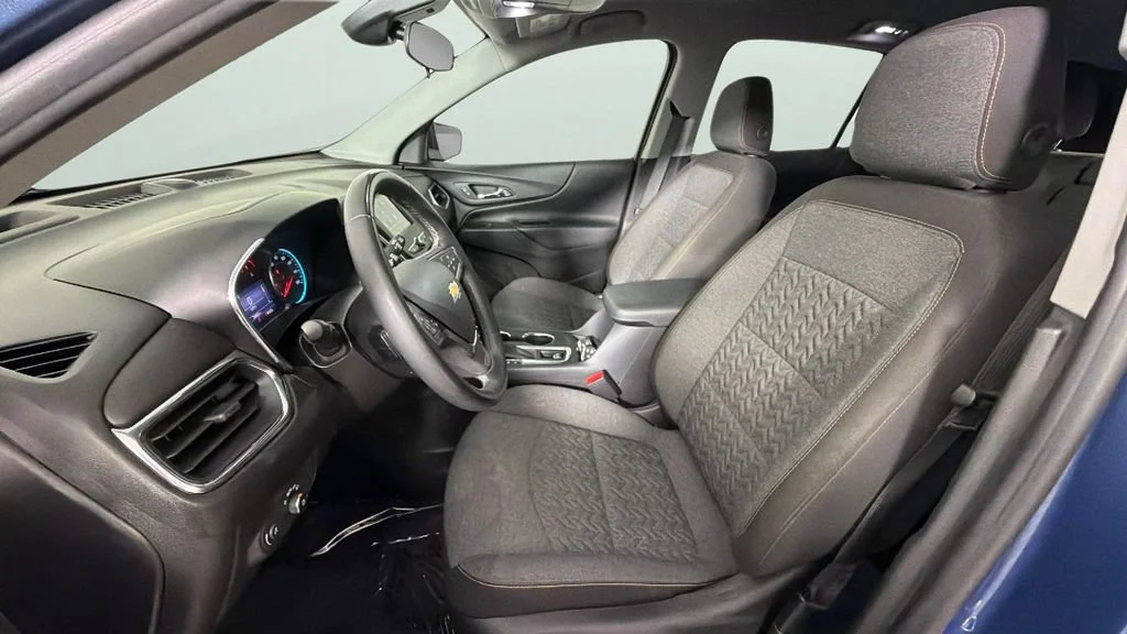 Used 2024 Lakeshore Blue Metallic Chevrolet LT image 17