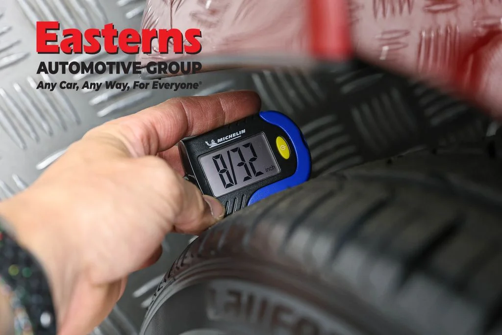 Used 2023 Red Nissan SV image 28