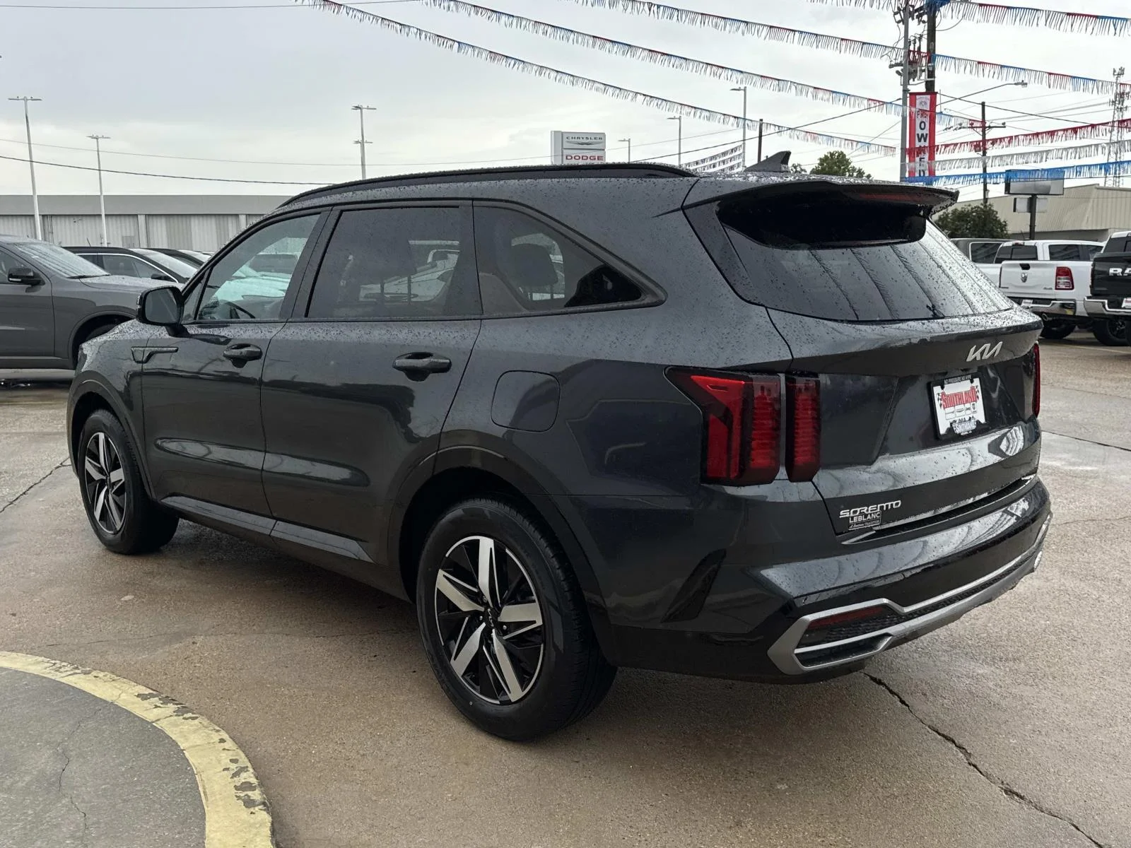 Used 2023 Gray Kia EX image 5