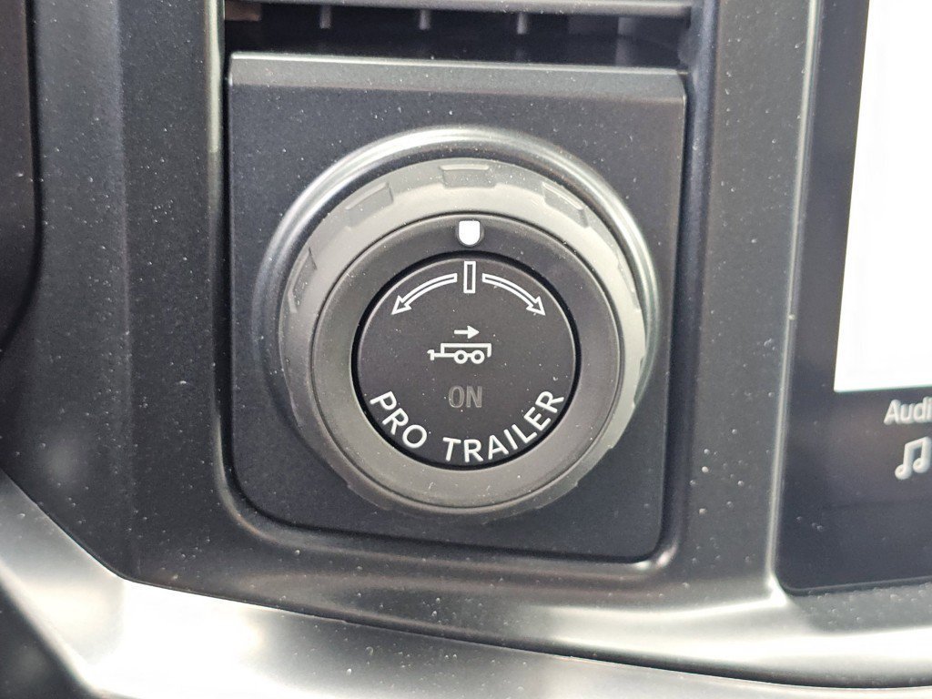 New 2026 Oxford White Ford LARIAT image 12