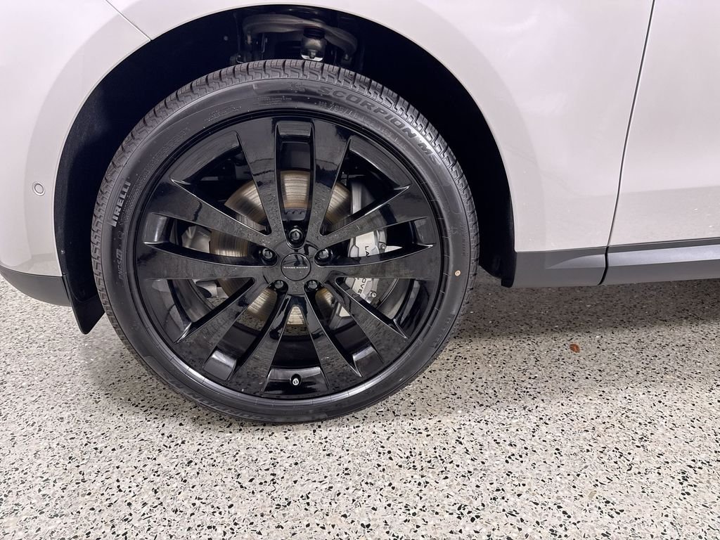 New 2026 Borasco Grey Land Rover SE image 10