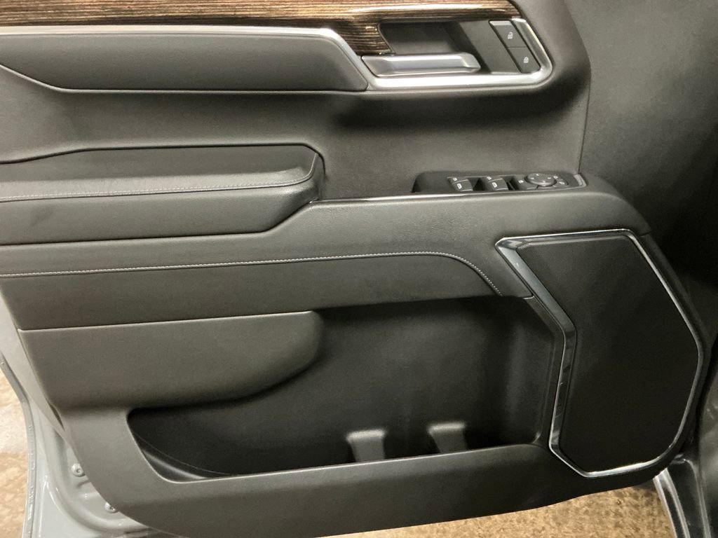 Used 2023 Sterling Metallic GMC Elevation image 15