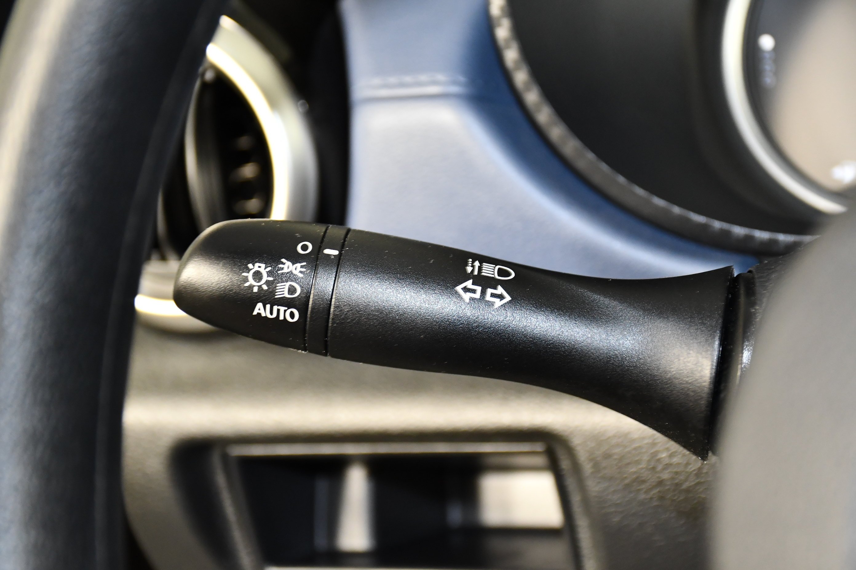 Used 2025 Gun Metallic Nissan SV image 23