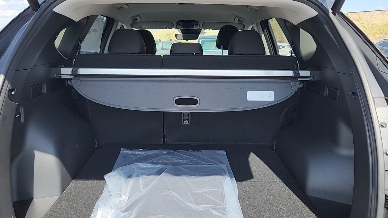 New 2026 Phantom Black Hyundai SEL AWD image 18
