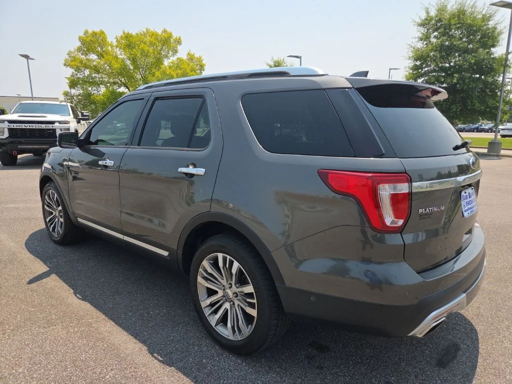 Used 2016 Gray Ford Platinum image 5