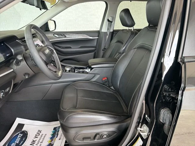Used 2023 Black Jeep Limited image 16