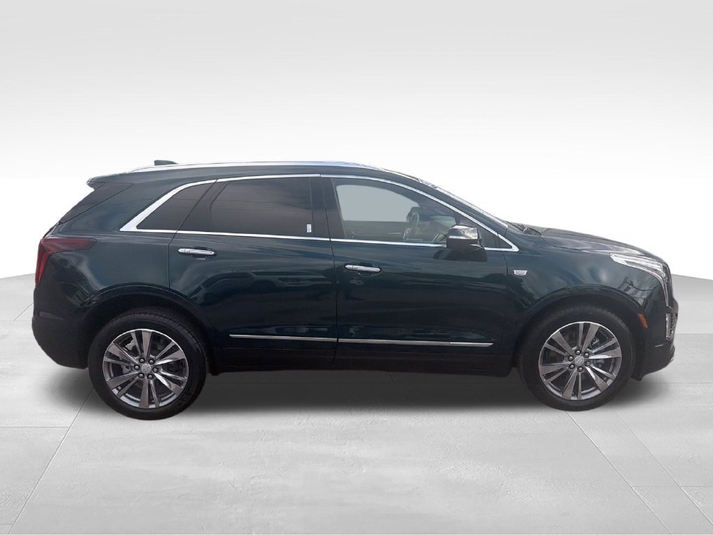 Used 2025 Green Cadillac Premium Luxury image 7