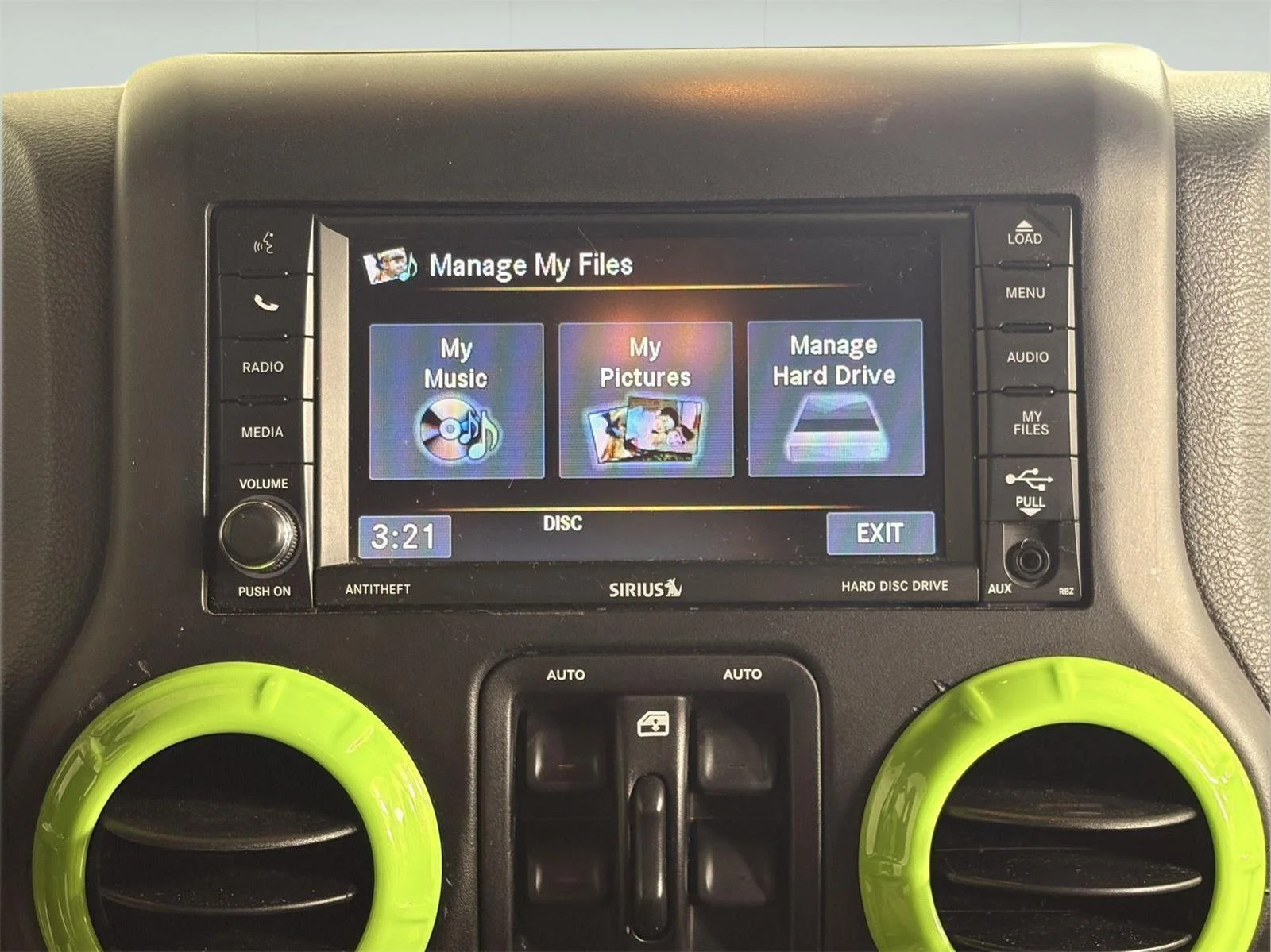 Used 2016 Hypergreen Clearcoat Jeep Sport image 38