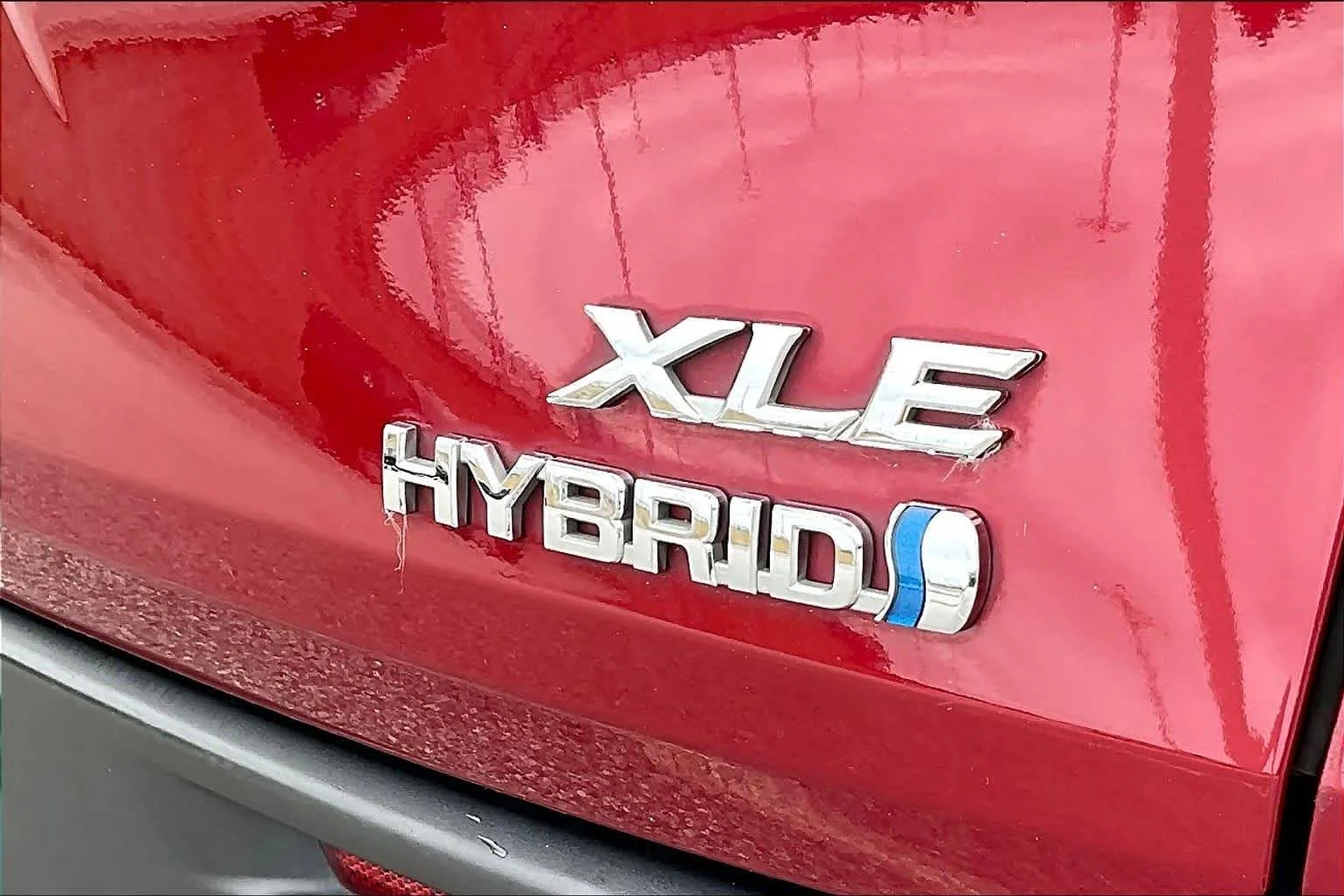 Used 2023 Ruby Flare Pearl Toyota XLE image 10