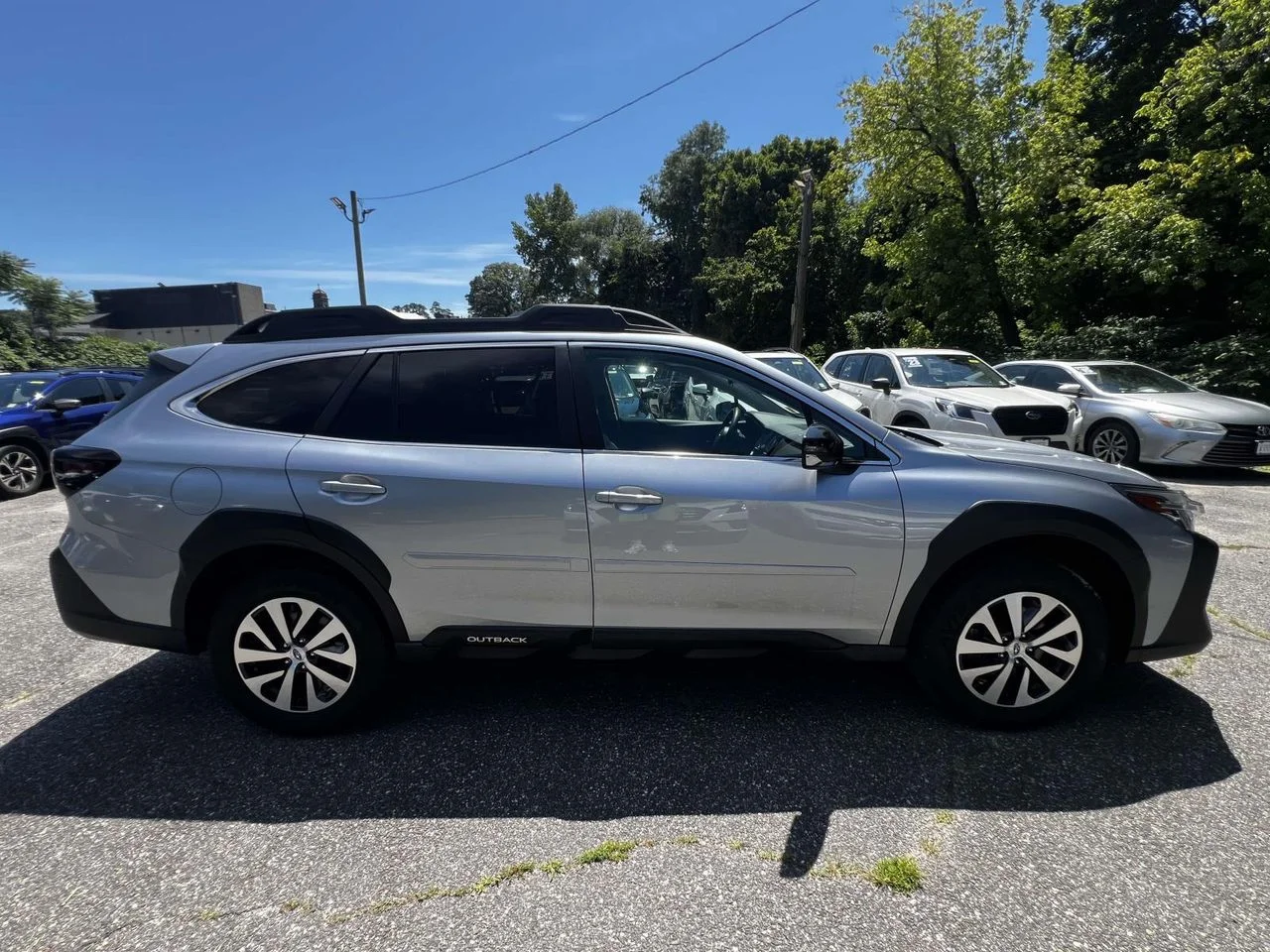 Used 2024 Ice Silver Metallic Subaru Premium image 4