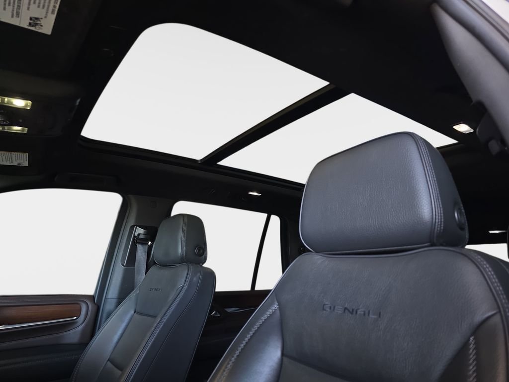 Used 2021 White GMC Denali image 30