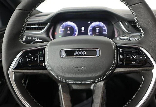 2025 Jeep Grand Cherokee Overland - Photo 9