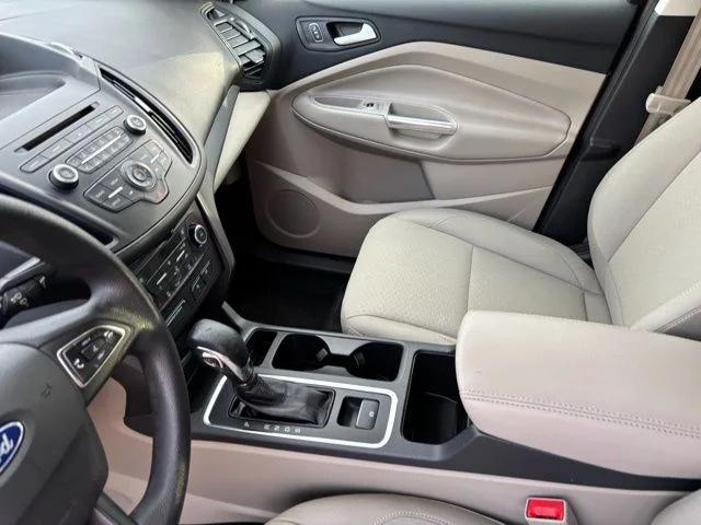 Used 2018 Red Ford SE image 19