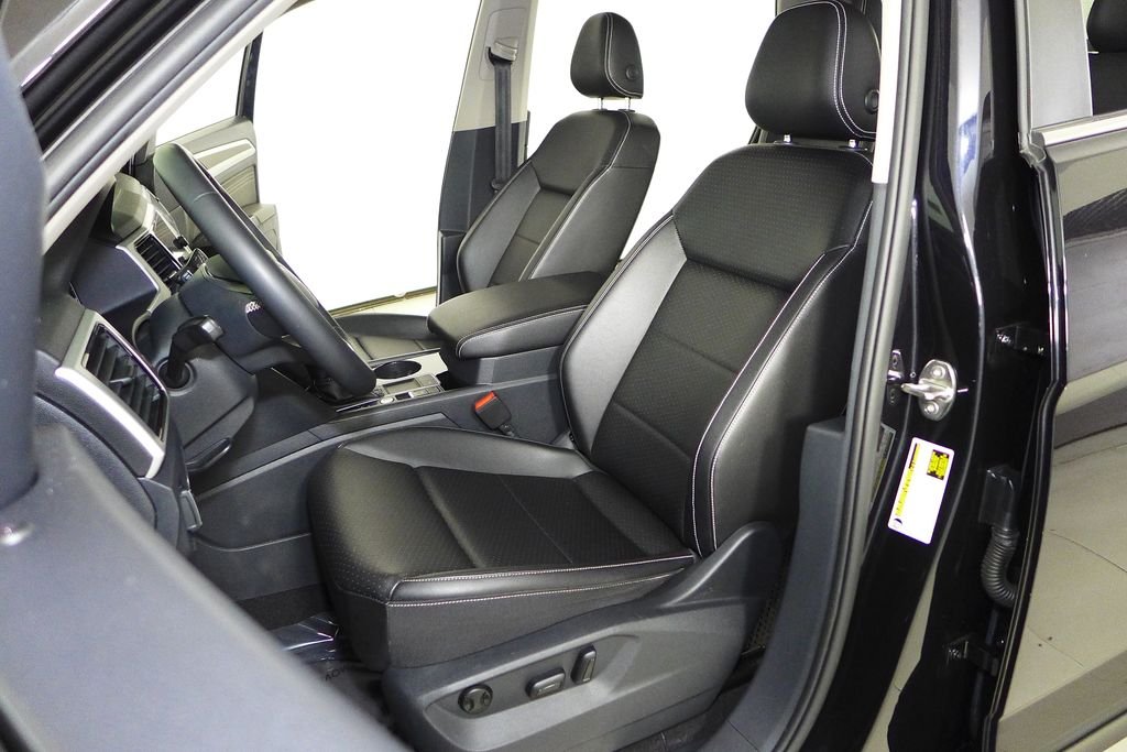 Certified Used 2023 Black Volkswagen 3.6L V6 SE w/Technology image 21