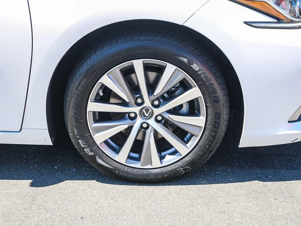 Used 2020 White Lexus 350 image 12