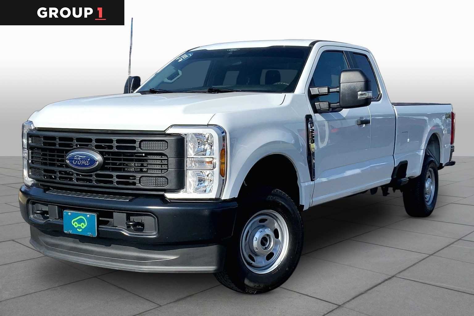 Used 2025 White Ford XL image 1