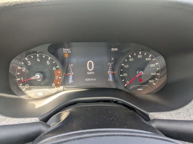 Used 2024  Jeep Latitude image 30