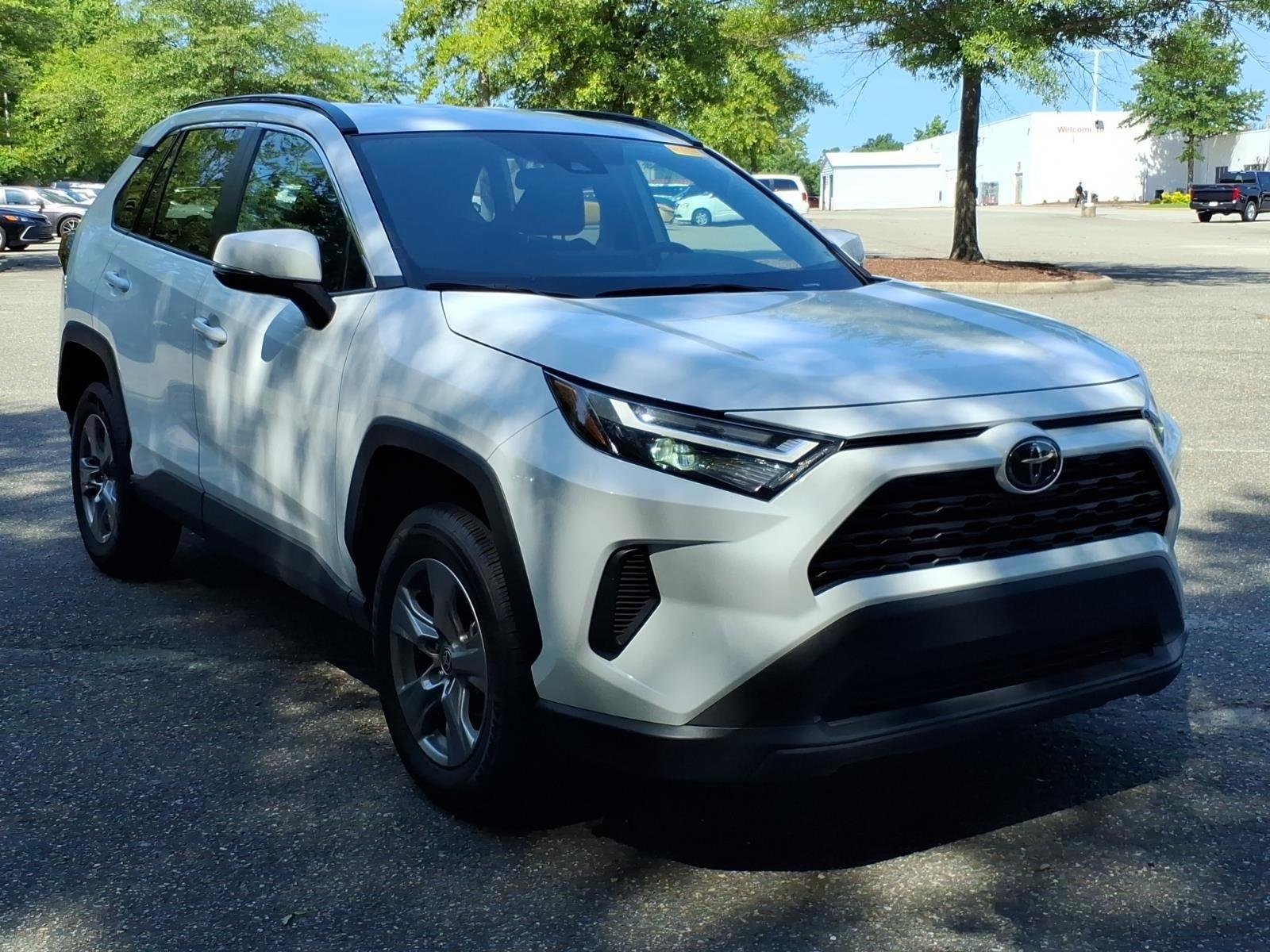 Used 2024  TOYOTA  image 6