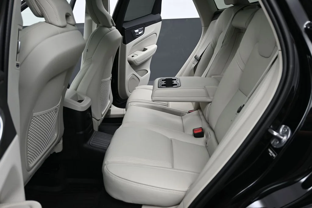 New 2026 Onyx Black Volvo T8 Ultra image 14