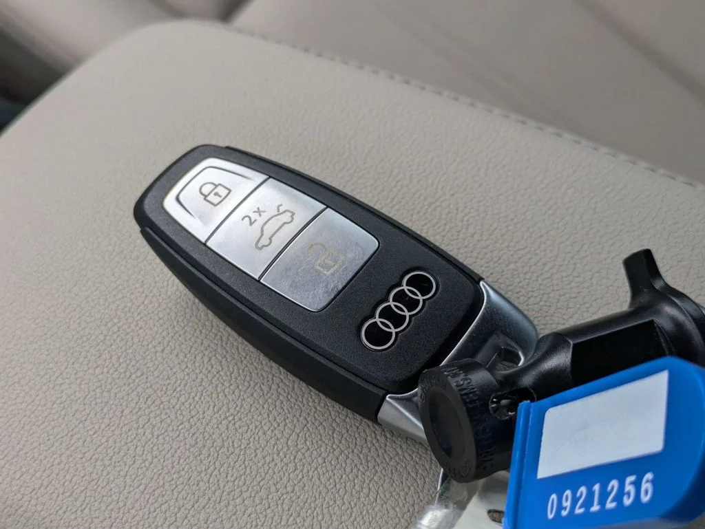 Used 2025 Navarra Blue Metallic Audi Prestige image 31