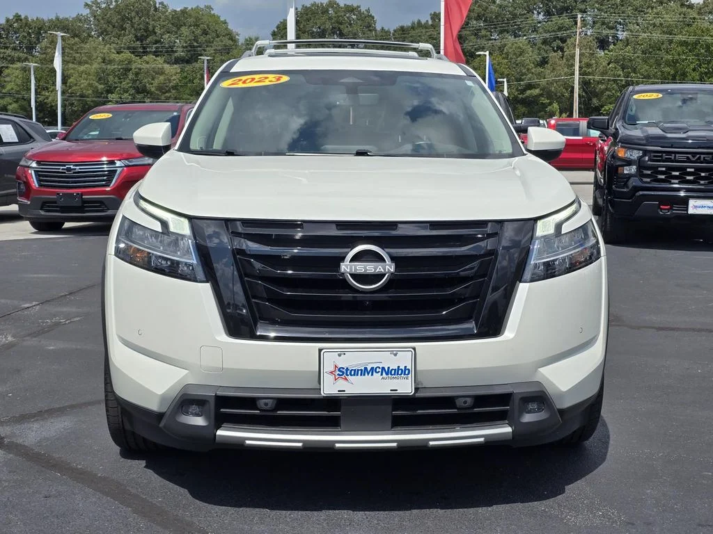 Used 2023 White Nissan Platinum 4WD image 2