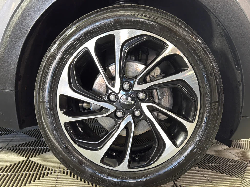 Used 2022 GRAY GHOST METALLIC Chevrolet Premier image 40