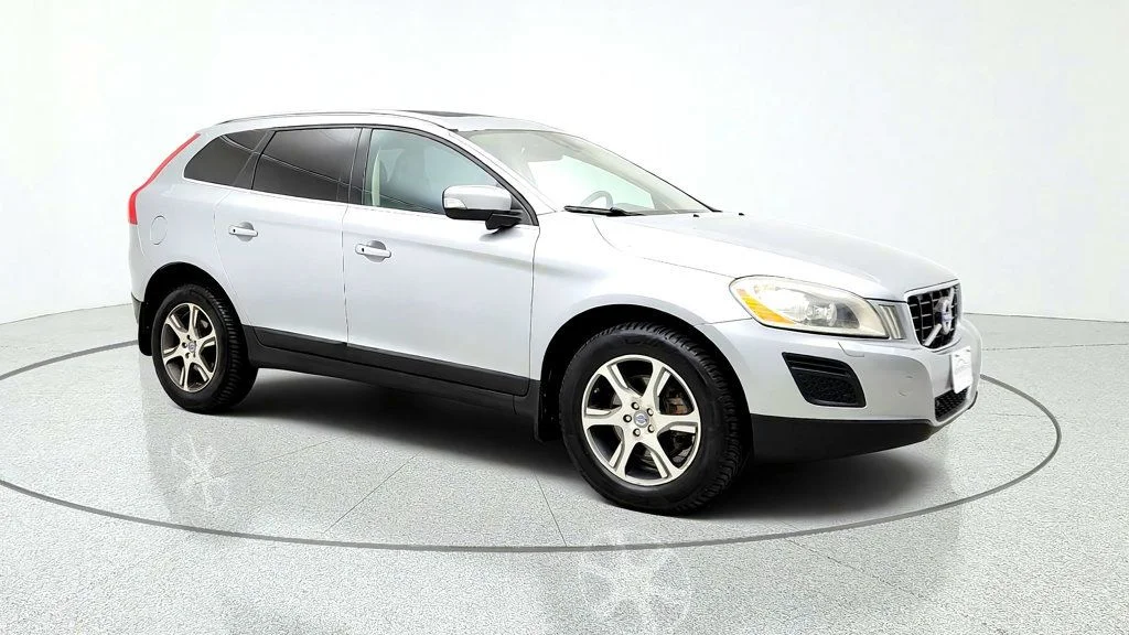 Used 2013 Electric Silver Metallic Volvo AWD 4dr T6 image 3