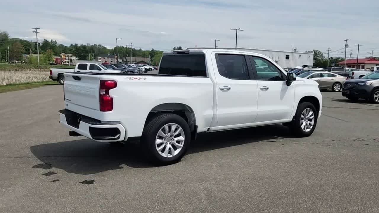 Used 2023 Summit White Chevrolet Custom image 8