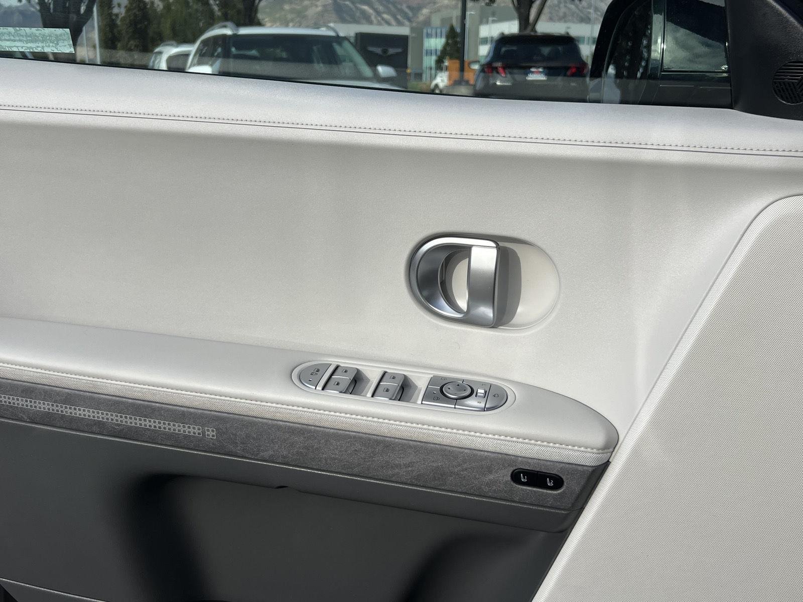 2023 Hyundai IONIQ 5 Limited - Photo 32