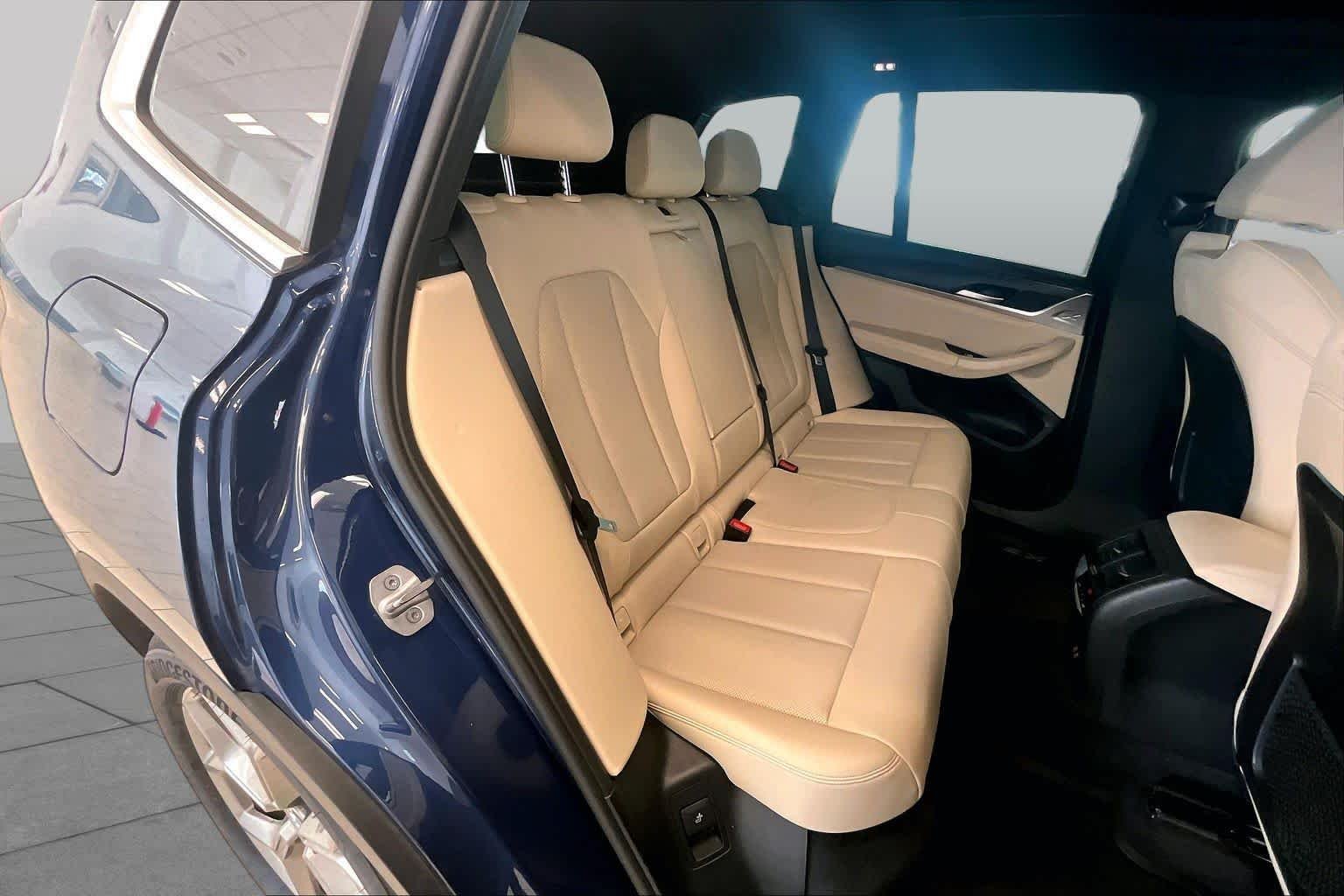 Used 2023 Phytonic Blue Metallic BMW xDrive30i image 19