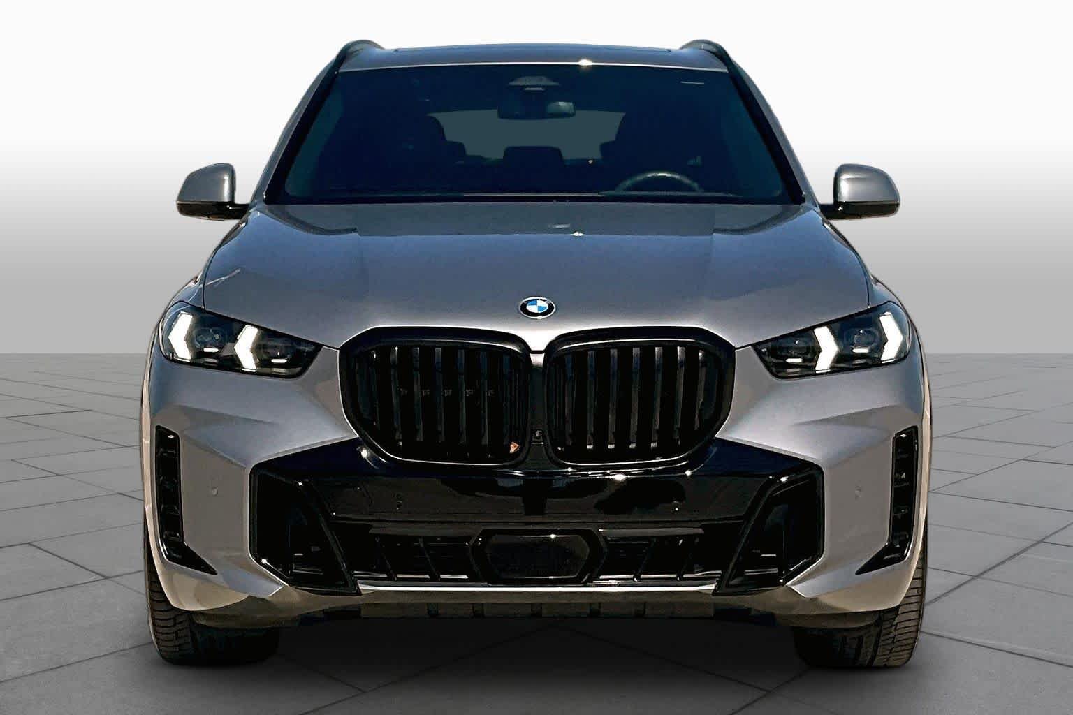 Used 2024 Skyscraper Grey Metallic BMW xDrive40i image 3