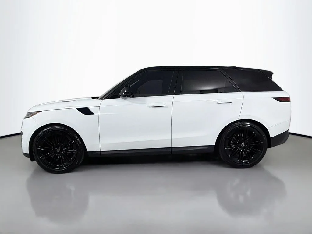 Used 2024 White Land Rover SE image 8