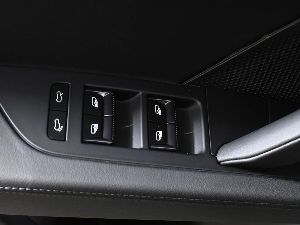 2026 Porsche Cayenne S - Photo 33