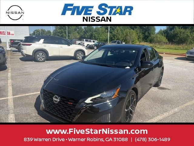 Used 2025 Black Nissan 2.5 SR image 1